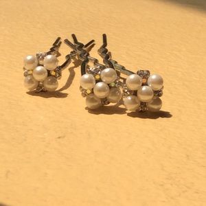 Beautiful Hair Pins! Ready for your wedding day 🎀